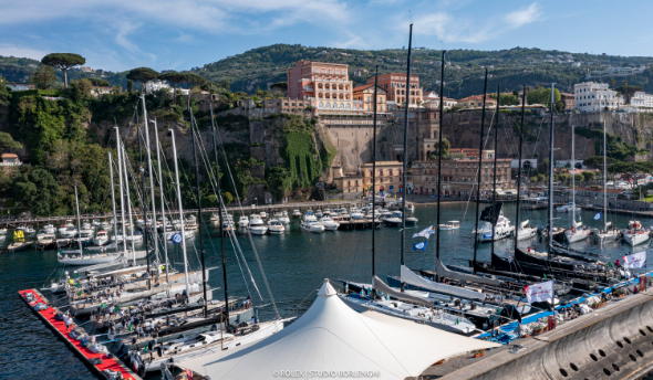 Un'immagine del porto di Sorrento